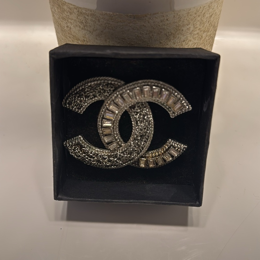 CHANEL PENDANT